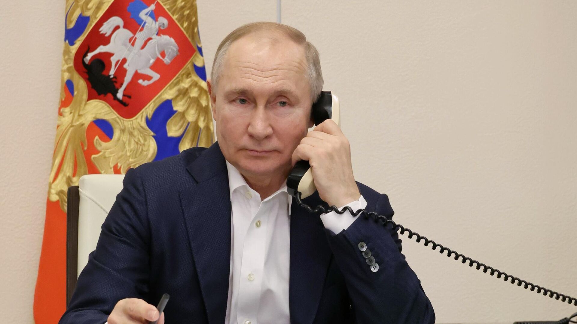Путин рассказал президенту Узбекистана о результатах саммита на Аляске